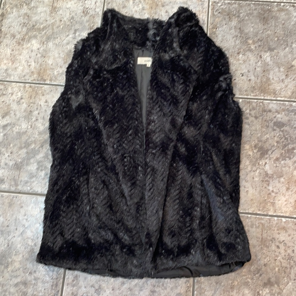 Wildflower Faux Fur Vest - Picture 8 of 10